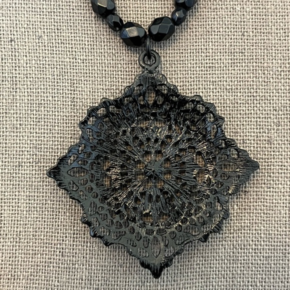 Vintage Avon Black Filigree Pendant Necklace - Women Jewelry - Picture 9 of 10